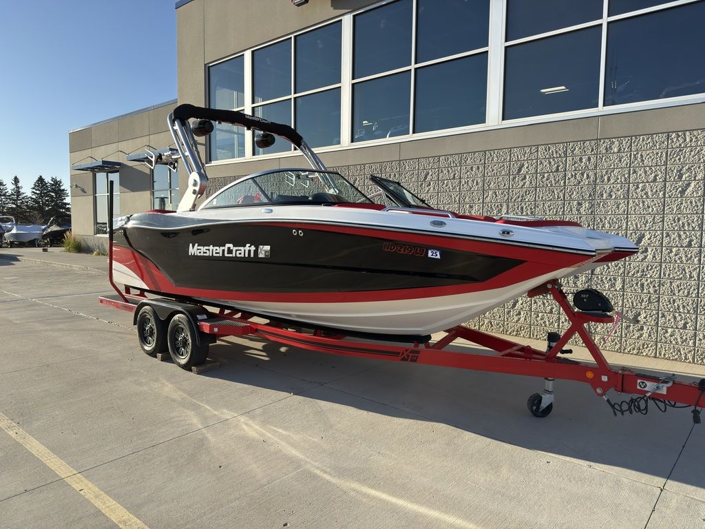 2019 MasterCraft XT22 - Image 6