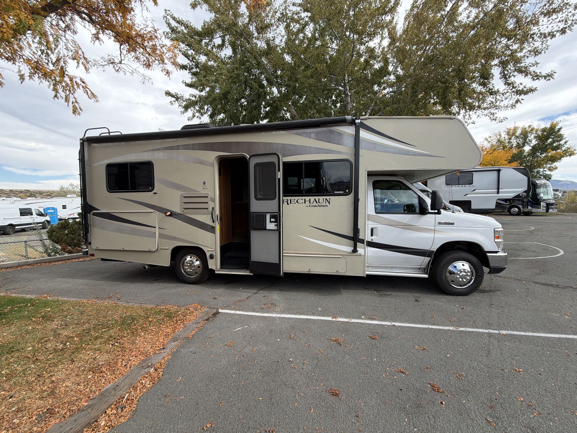 2019 Coachmen Leprechaun 230CB - Image 8