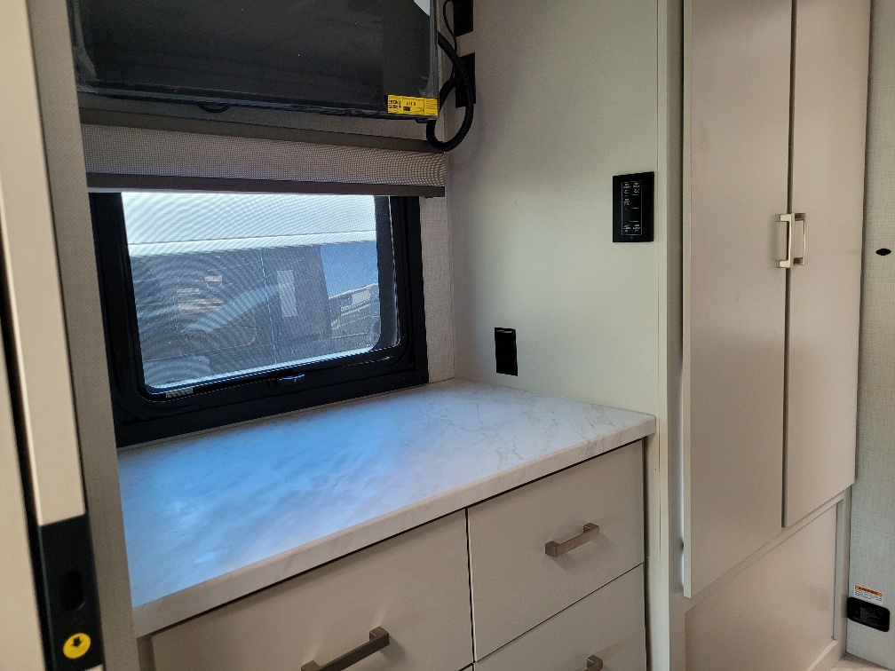 2027 Thor Motor Coach Gemini AWD 24JG - Image 12