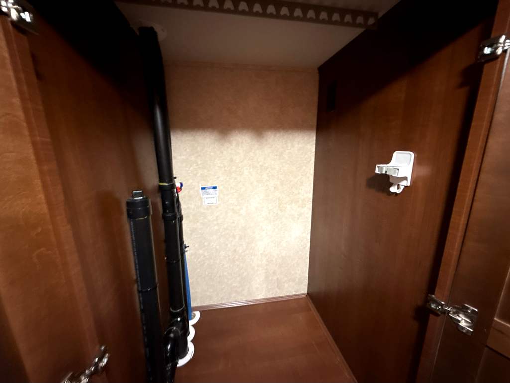 2016 FOREST RIVER GEORGETOWN 328TS - Image 23