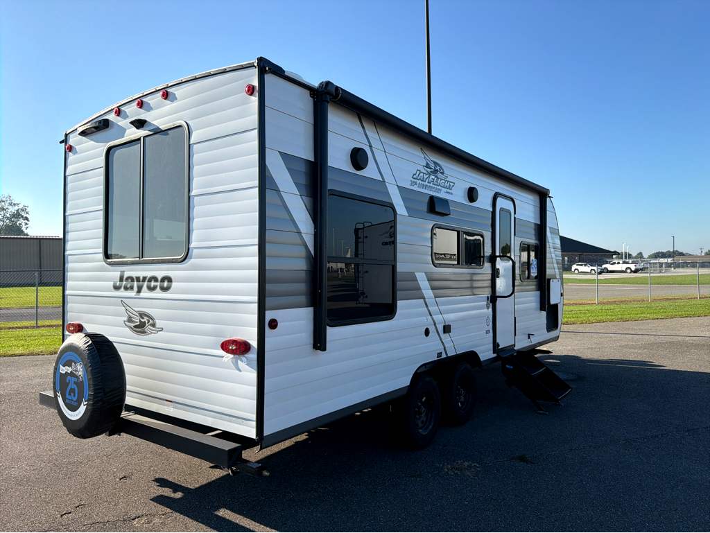 2027 Jayco Jay Flight SLX 210QB - Image 4