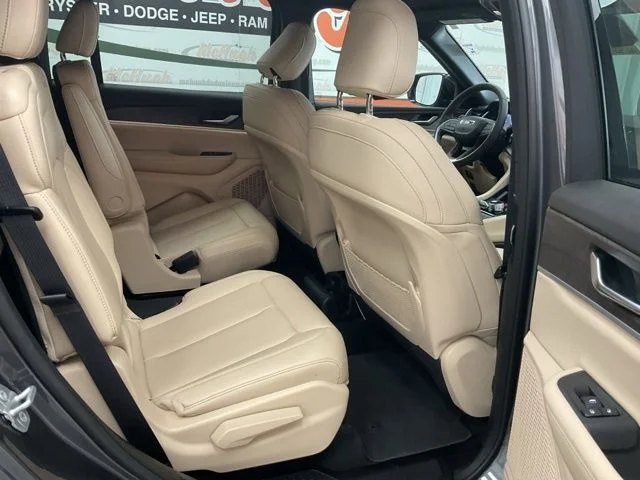 2025 Jeep Grand-Cherokee-L Laredo Altitude 4x4 - Image 25