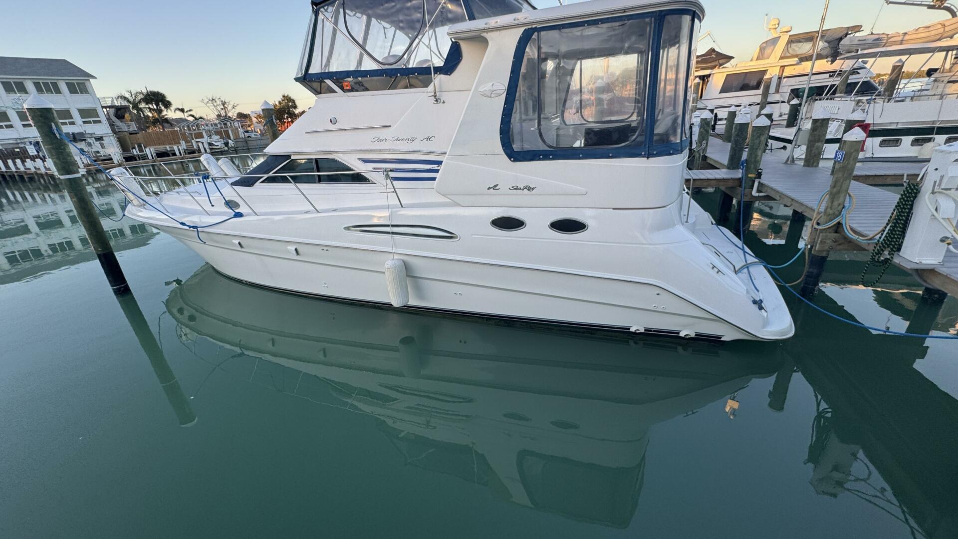 2000 Sea Ray 420 Aft Cabin - Image 4