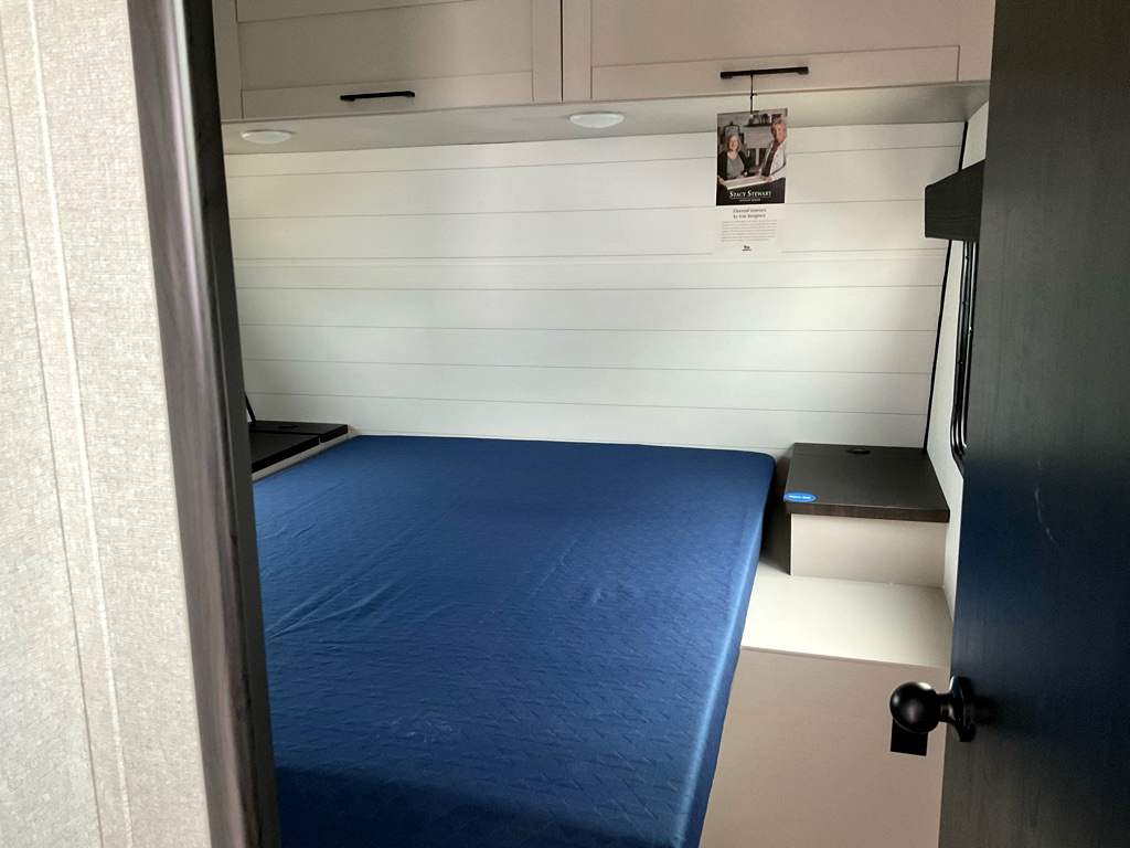 2026 JAYCO Jay Feather 29 QBH - Image 11