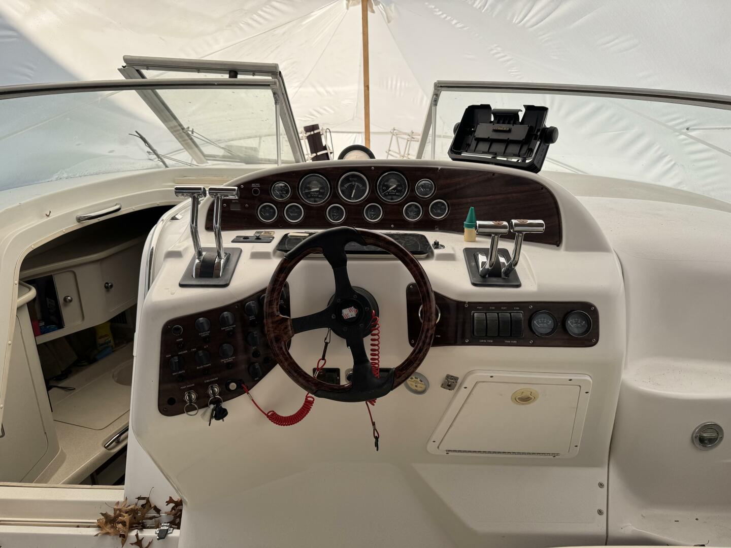 1998 Chris-Craft 320 Express Cruiser - Image 14