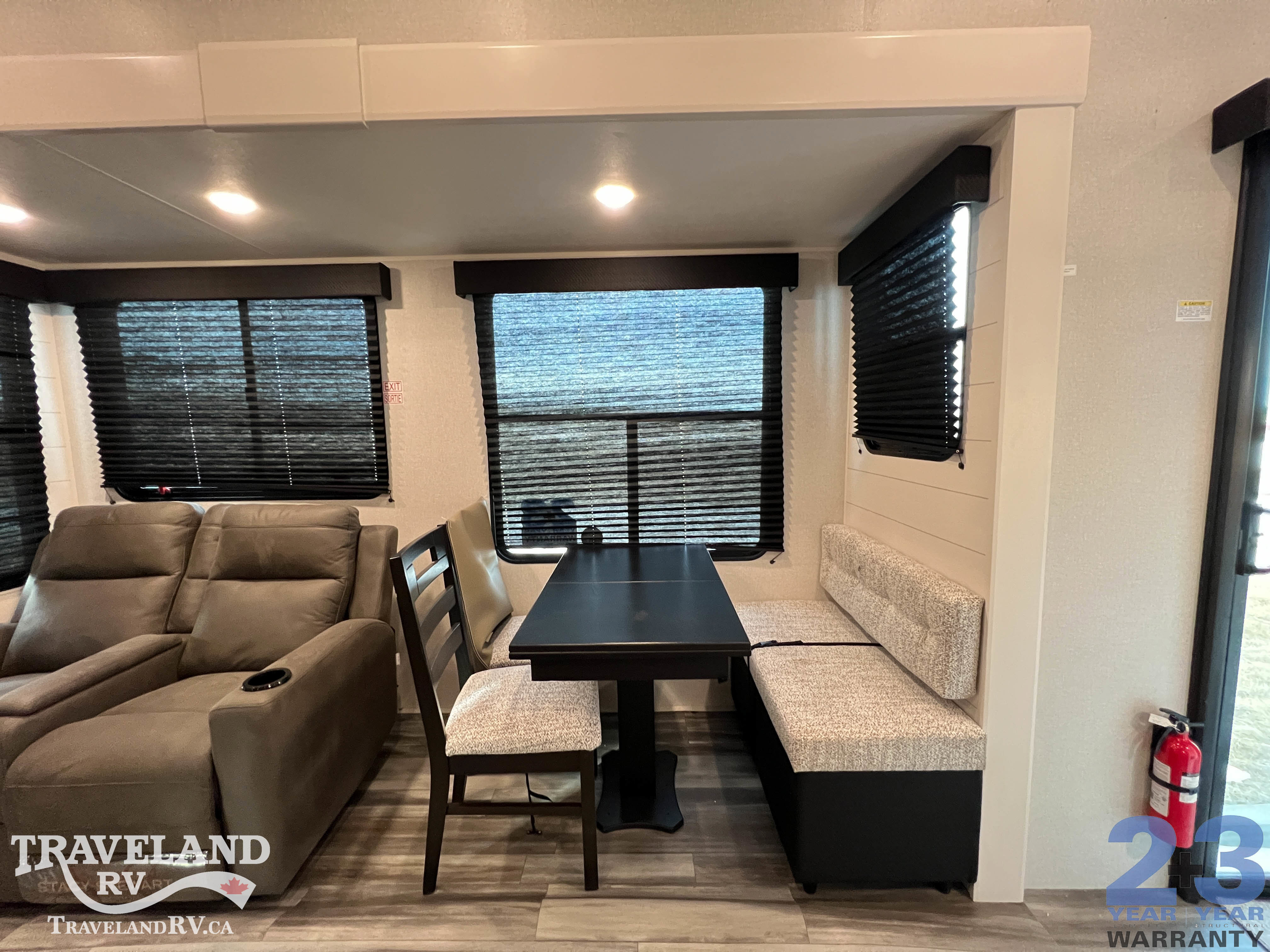 2026 Jayco Jay Flight Bungalow 401LOFTDS - Image 11