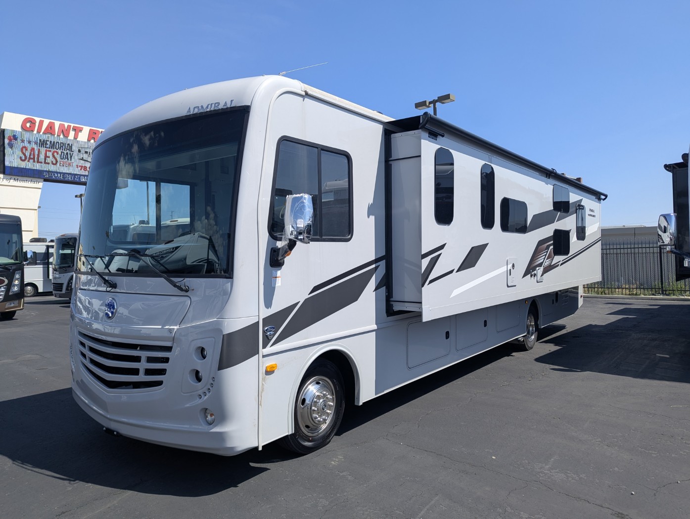 2026 Holiday Rambler Admiral 34J - Image 3
