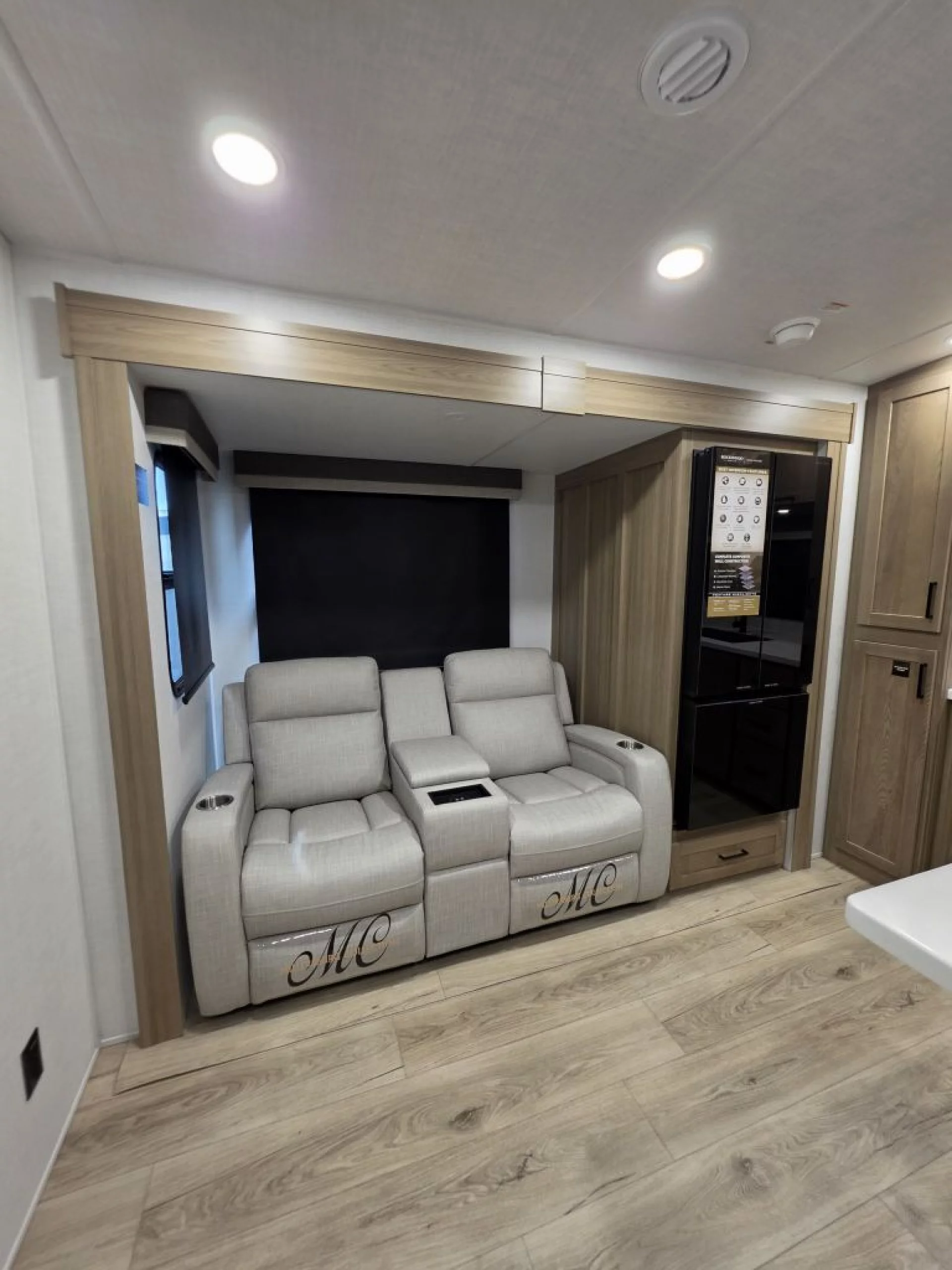 2027 FOREST RIVER ROCKWOOD ULTRA LITE 2623MBR - Image 10