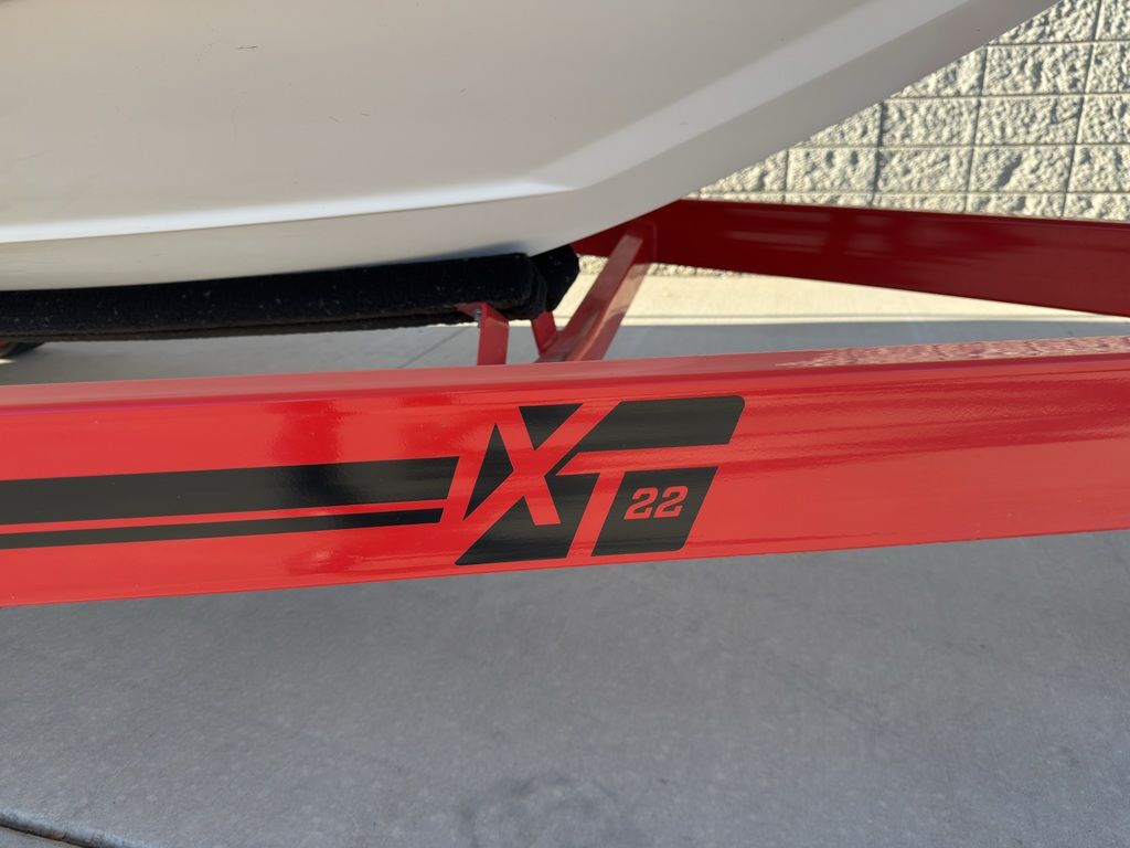 2019 MasterCraft XT22 - Image 70