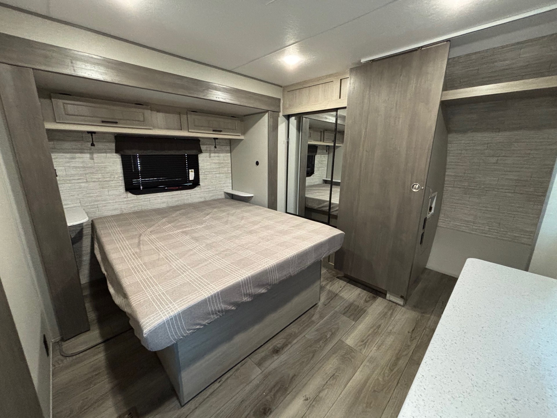 2026 Coachmen Catalina Legacy Edition 343BHTS - Image 19