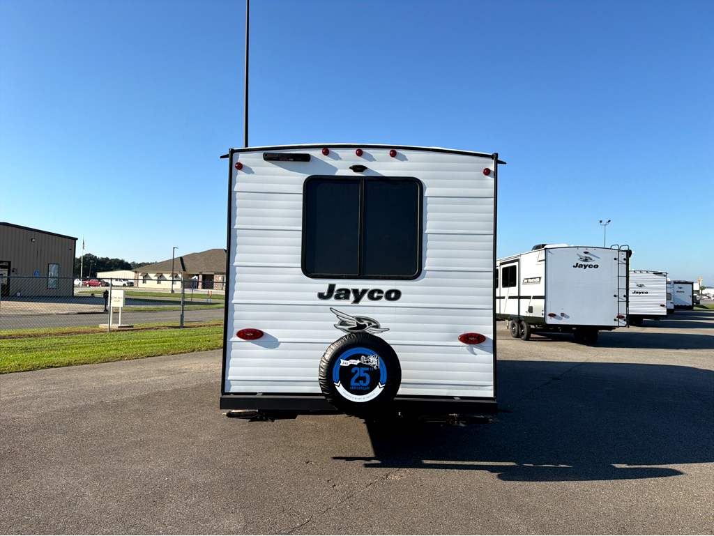 2027 Jayco Jay Flight SLX 210QB - Image 5