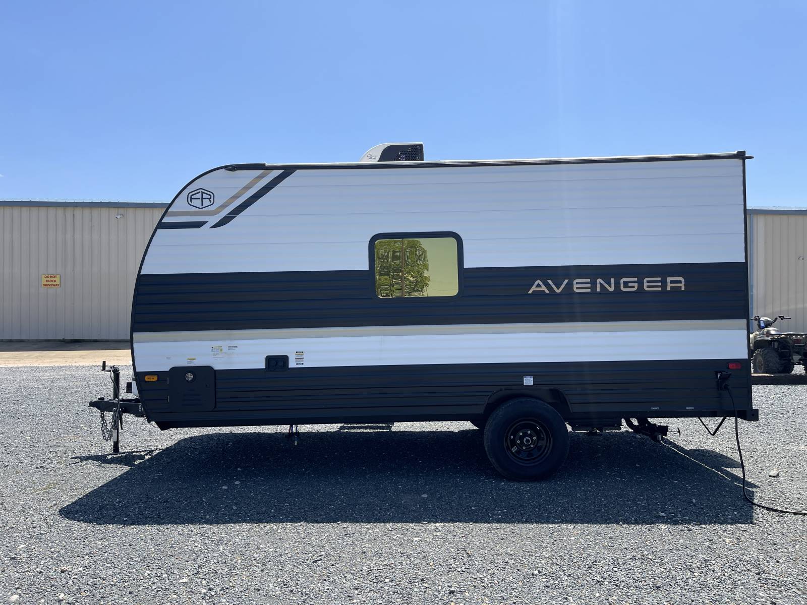 2026 Prime Time Avenger LT 16BHX - Image 4