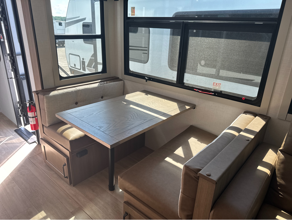 2027 VENTURE RV SPORTTREK 343VIB - Image 22