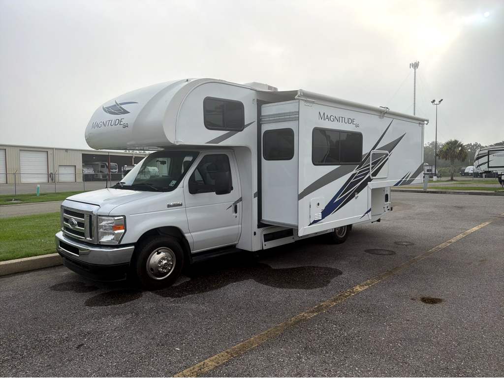 2025 Thor Motor Coach MAGNITUDE GA24 - Image 3