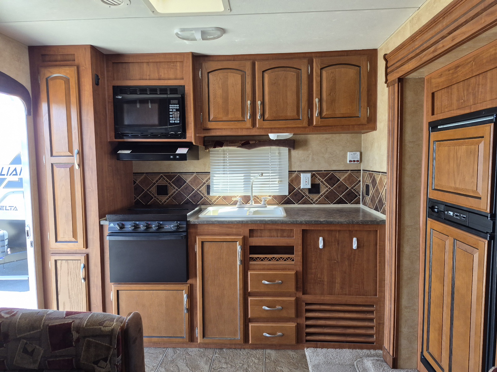 2011 Jayco Jay Flight G2 25 RKS - Image 6