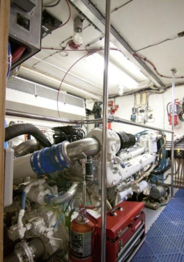 1994 Hatteras 70 Cockpit Motor Yacht - Image 65
