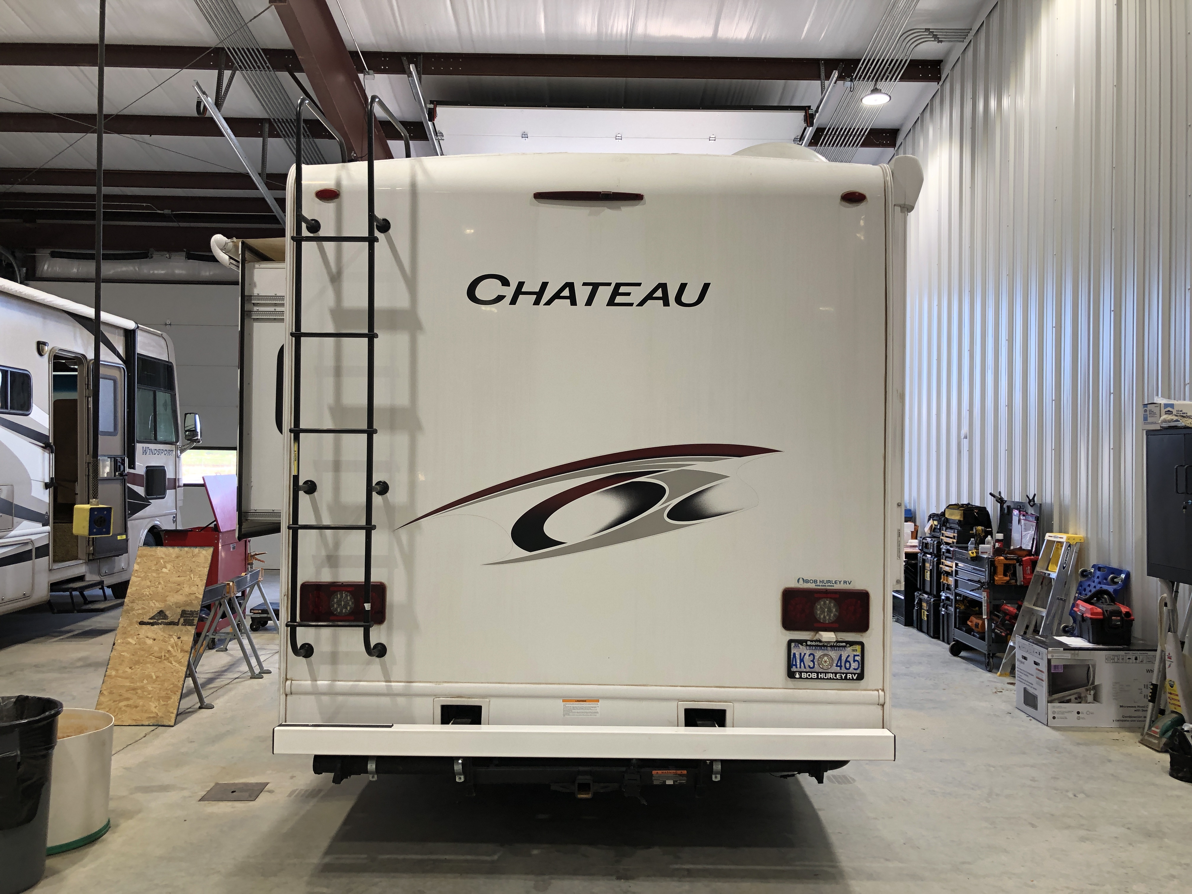 2023 Thor Motor Coach Chateau 27R - Image 5