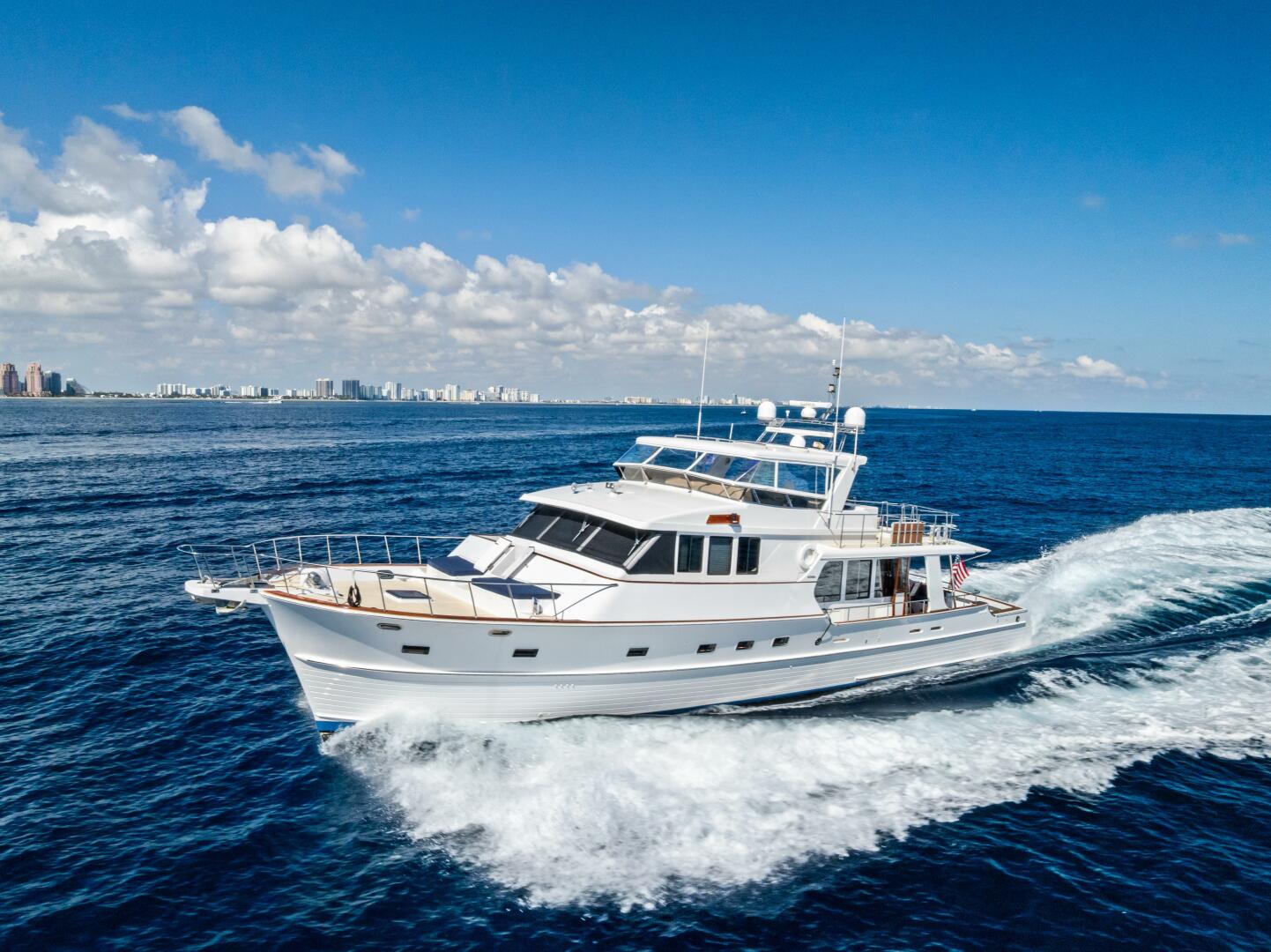 2005 Grand Banks 72 Aleutian RP - Image 4