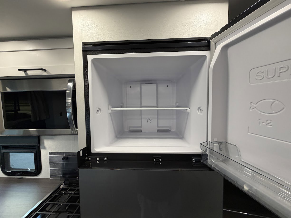 2026 JAYCO GREYHAWK 30Z - Image 32