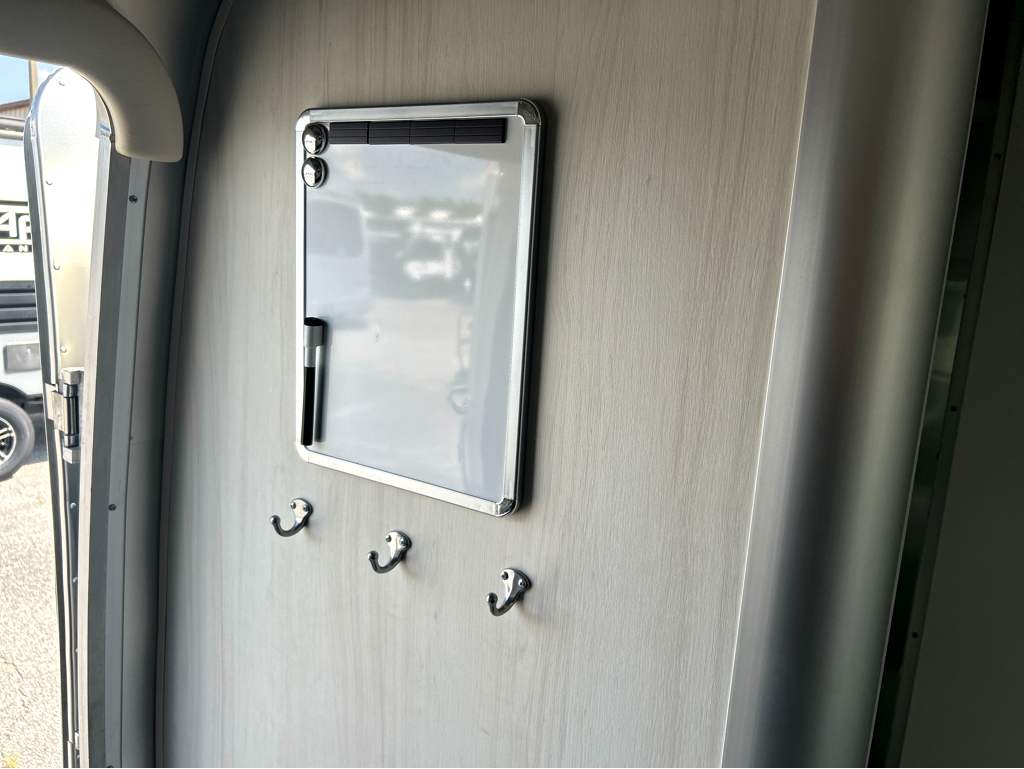 2025 AIRSTREAM BAMBI 16RB - Image 22