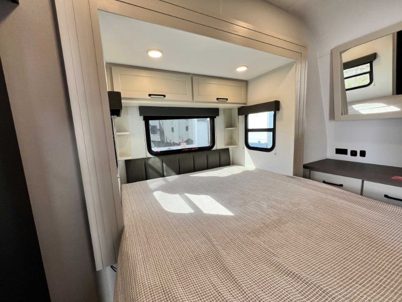 2026 Grand Design Momentum G-Class 21G - Image 16