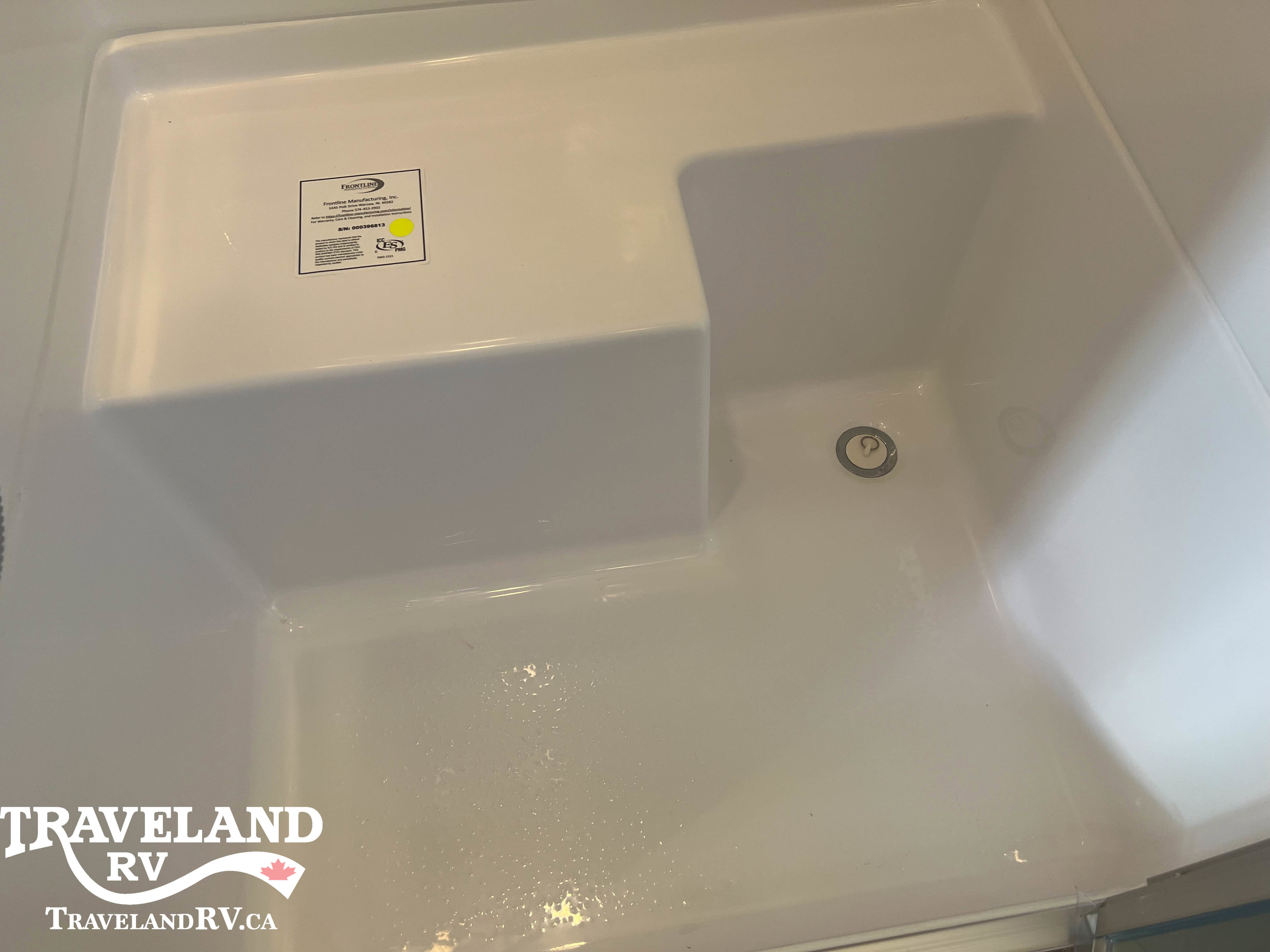 2026 Airstream Flying Cloud 27FB - Image 22