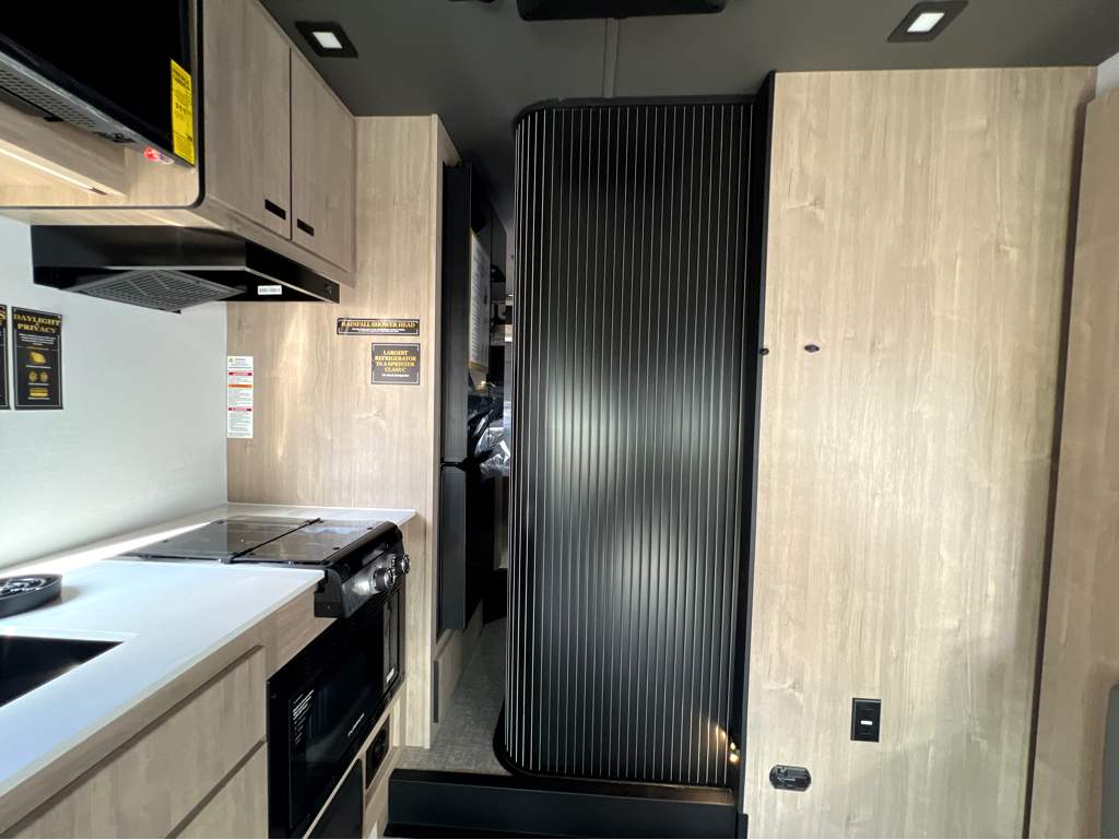 2026 Grand Design Lineage Series M 25TK - Image 21