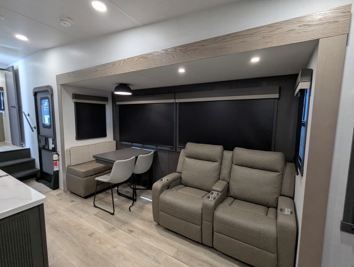 2026 Forest River Rockwood Signature R361RLS - Image 20
