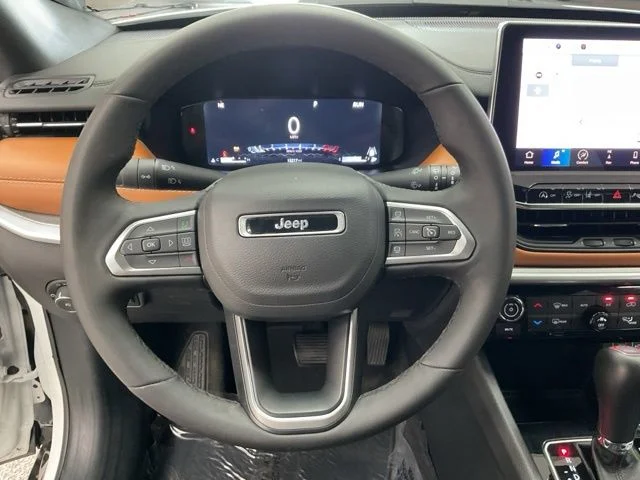 2025 Jeep Compass Limited 4x4 - Image 14