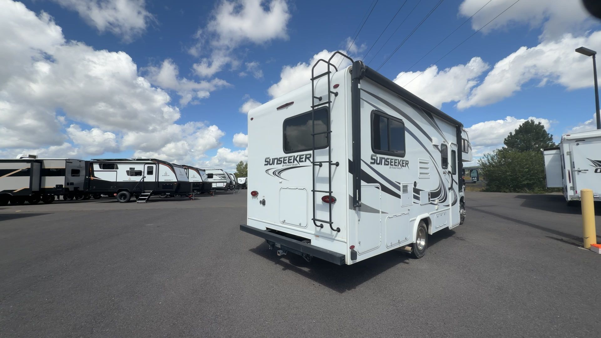 2020 Forest River Sunseeker 2290S - Image 7