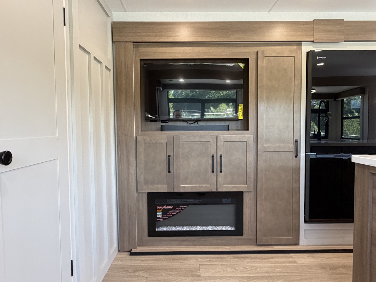 2027 VENTURE RV SPORTTREK 343VIB - Image 26