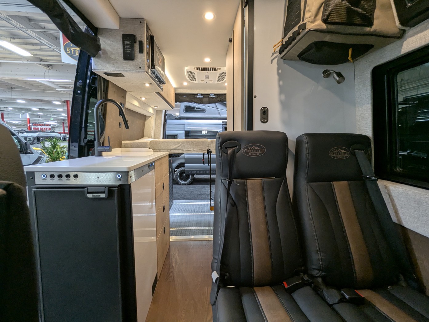 2027 Storyteller Overland Dark Mode XO - Image 27