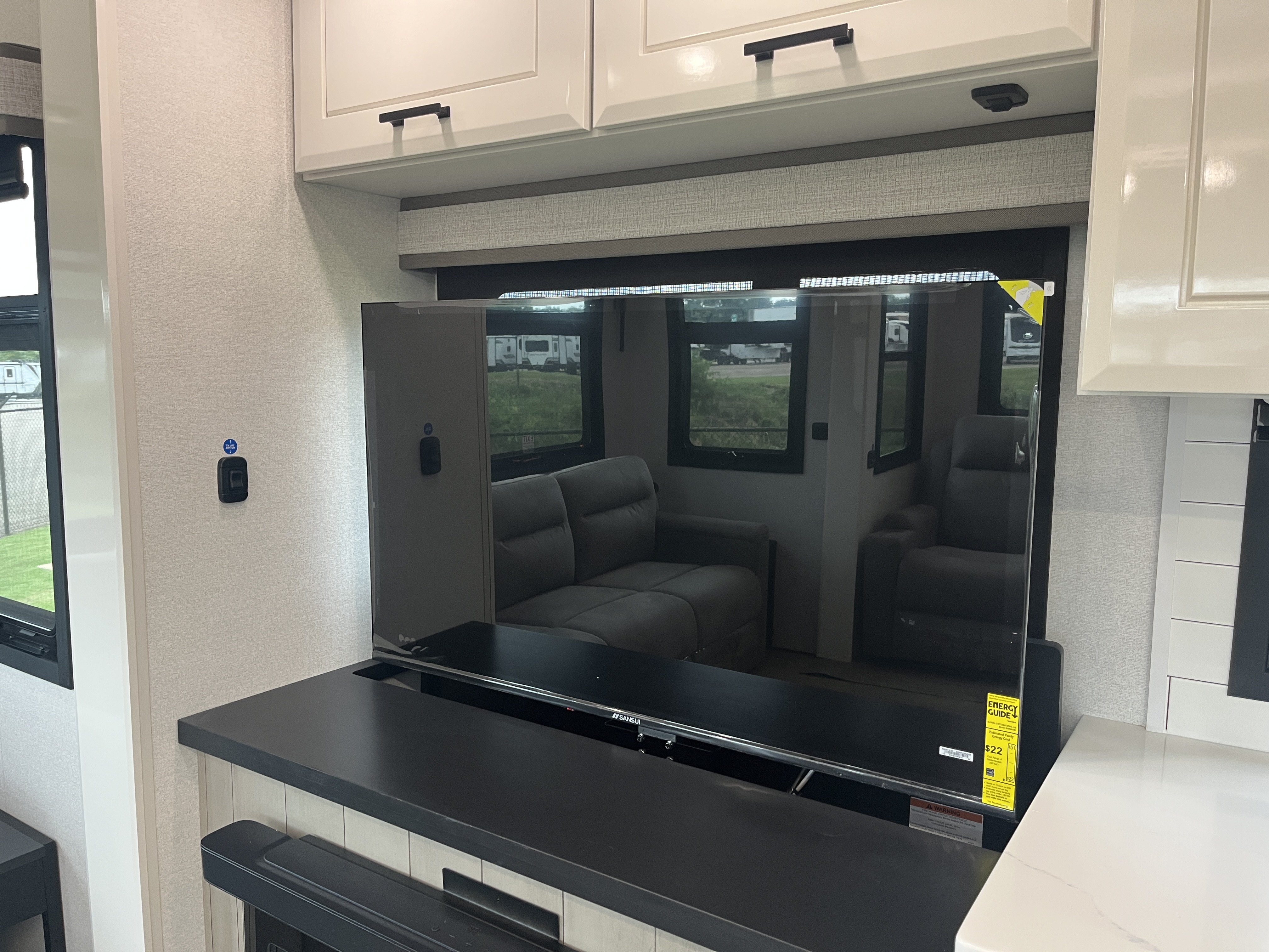 2027 JAYCO PINNACLE 32RLTS - Image 21