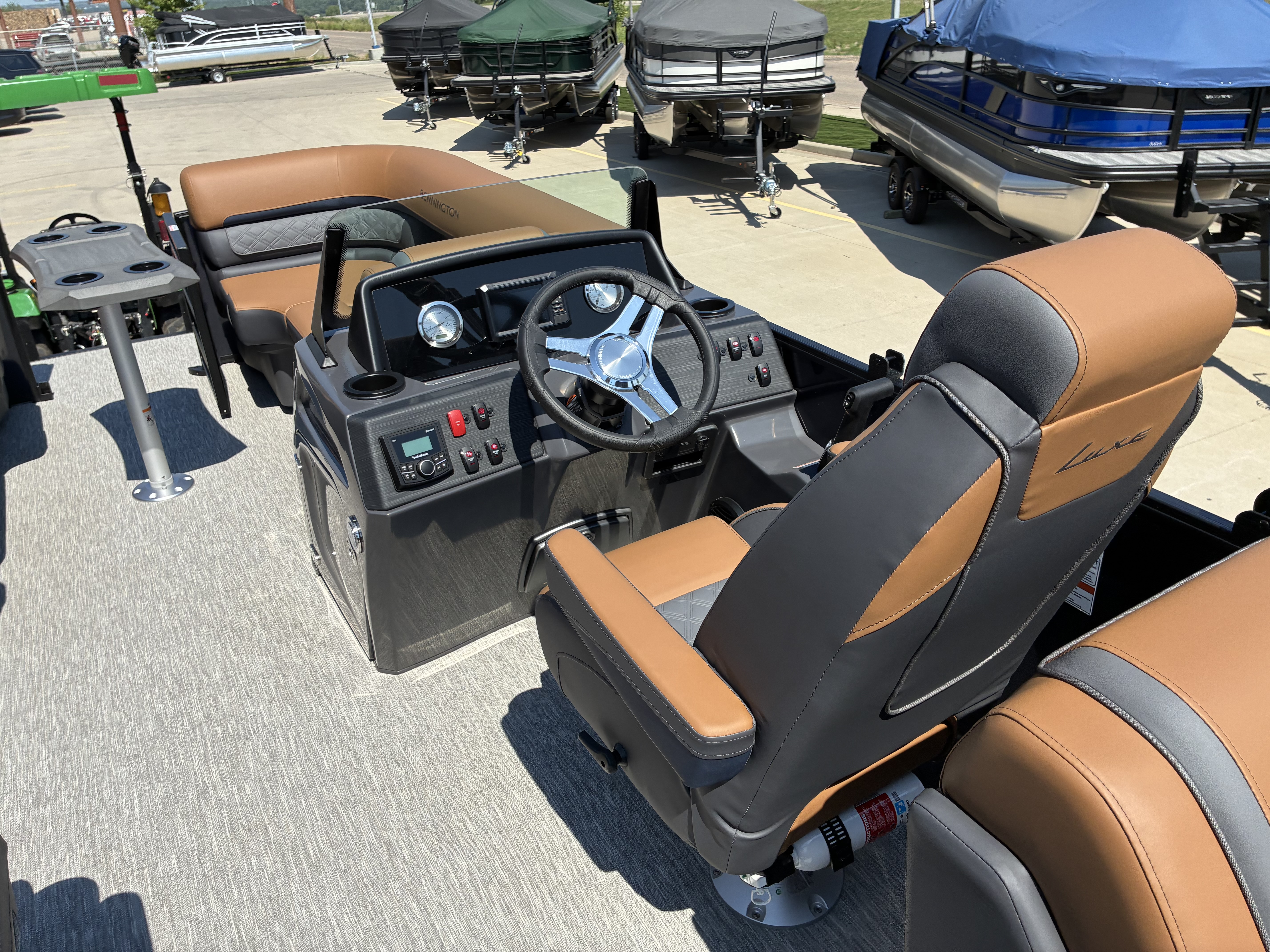 2027 Bennington 22SSR  - Image 30