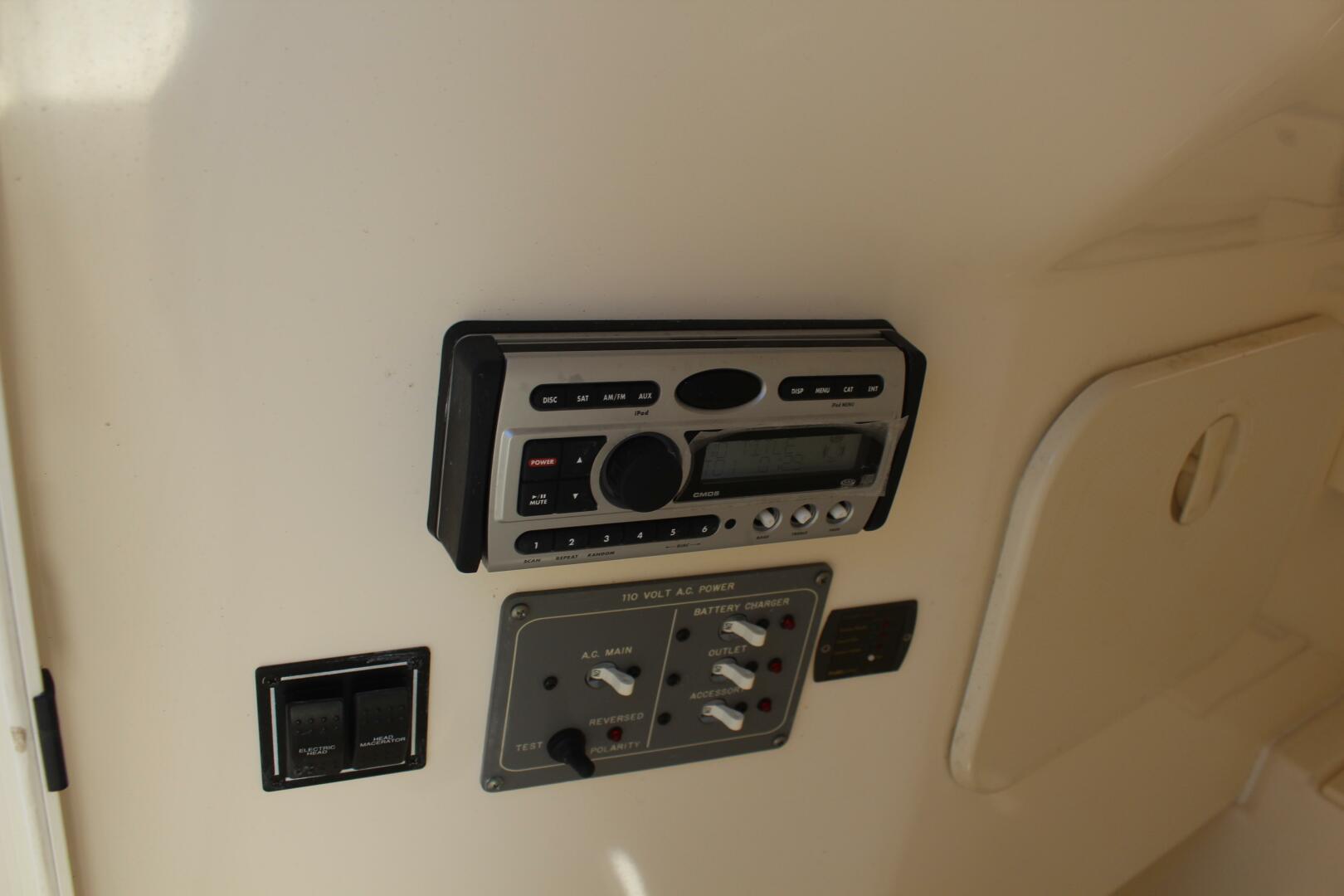 2008 Pursuit 3100 Sport - Image 15