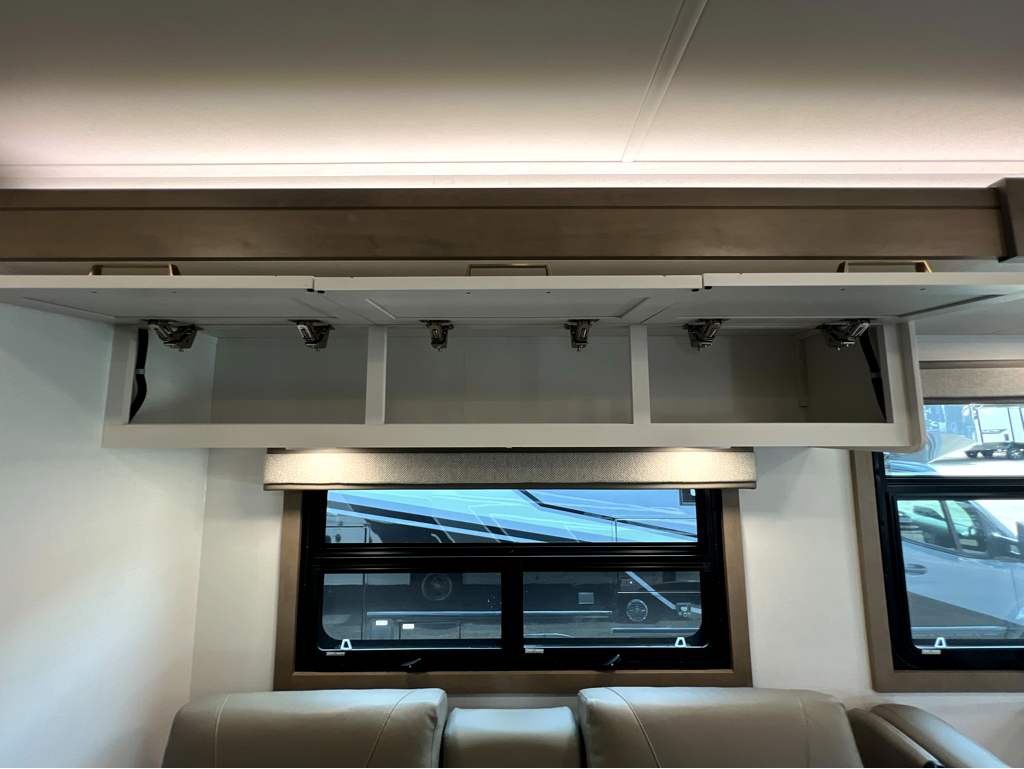2027 JAYCO GREYHAWK 30Z - Image 8