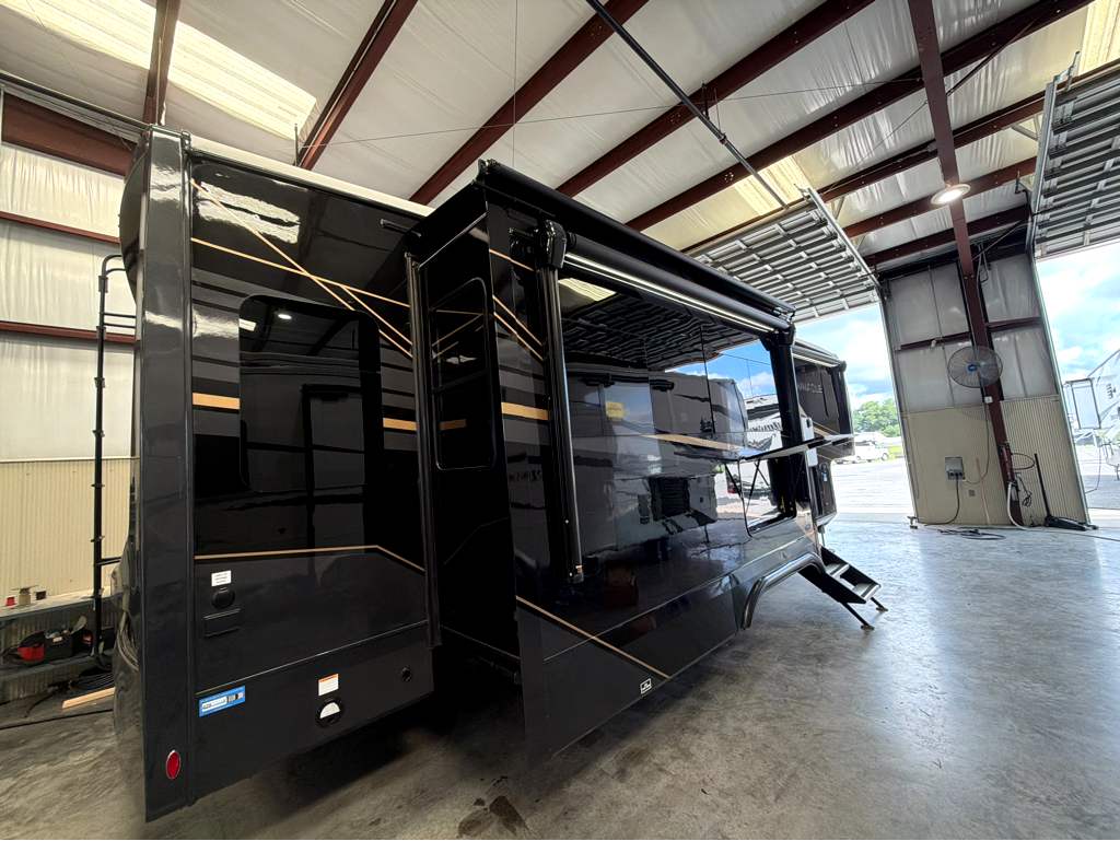 2027 JAYCO PINNACLE 32RLTS - Image 6