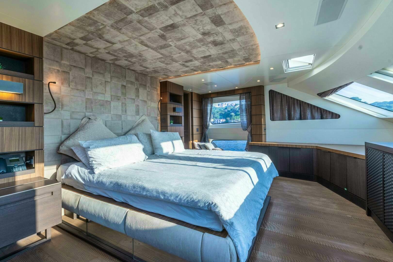 2015 Benetti Benetti Classic 121 - Image 34