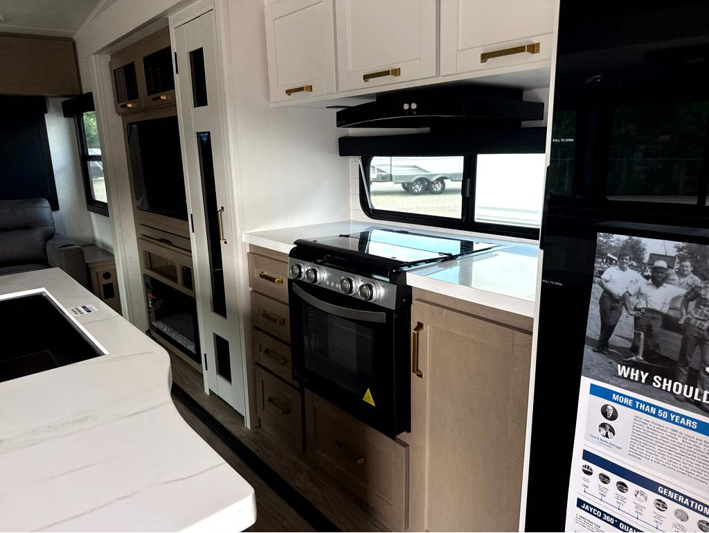 2027 JAYCO EAGLE 29RLC - Image 12