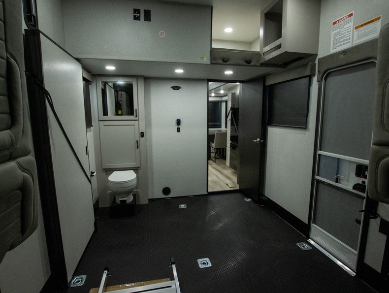 2026 Jayco Seismic 399 - Image 15
