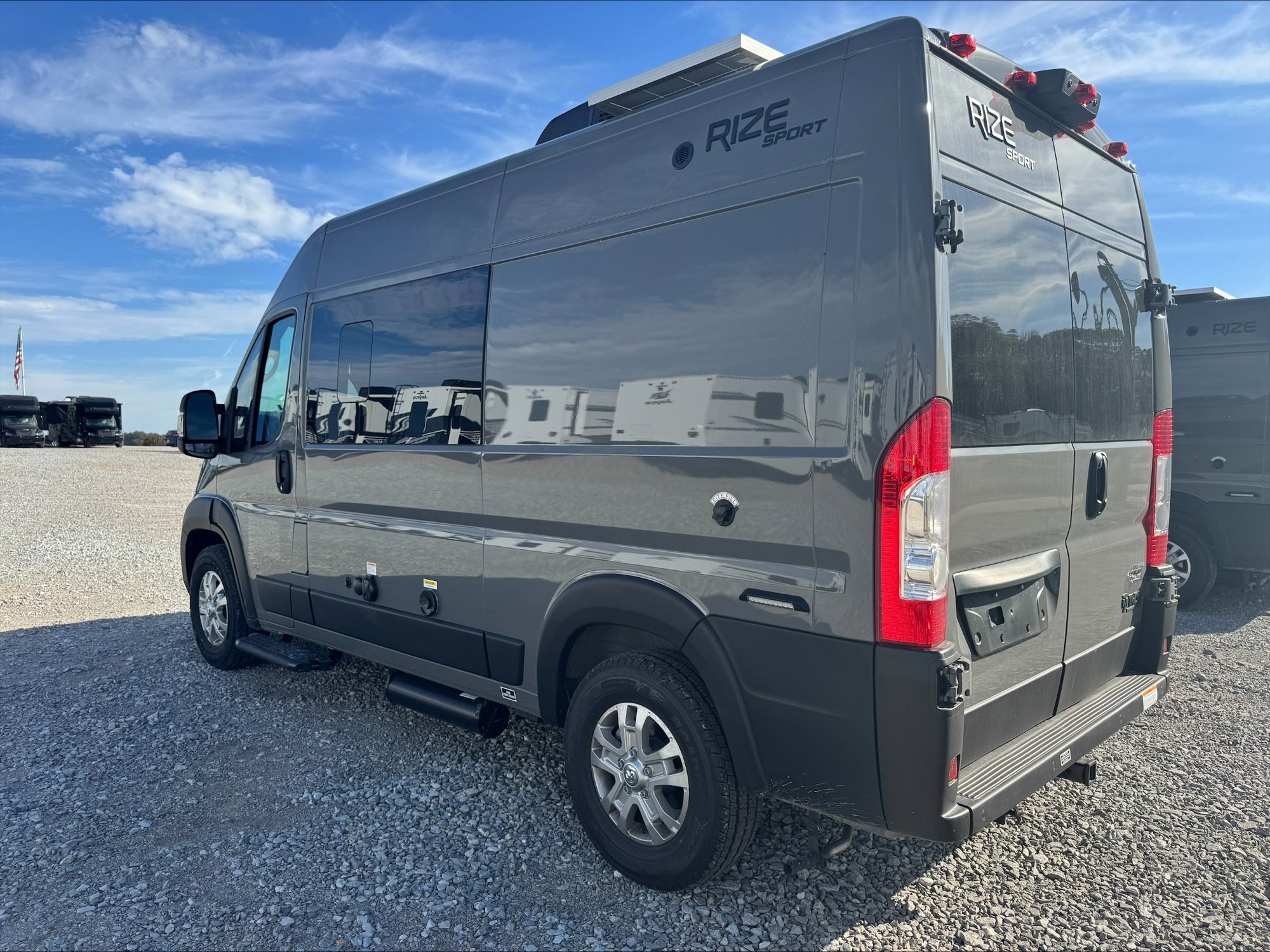 2026 THOR MOTOR COACH RIZE 18MS - Image 3
