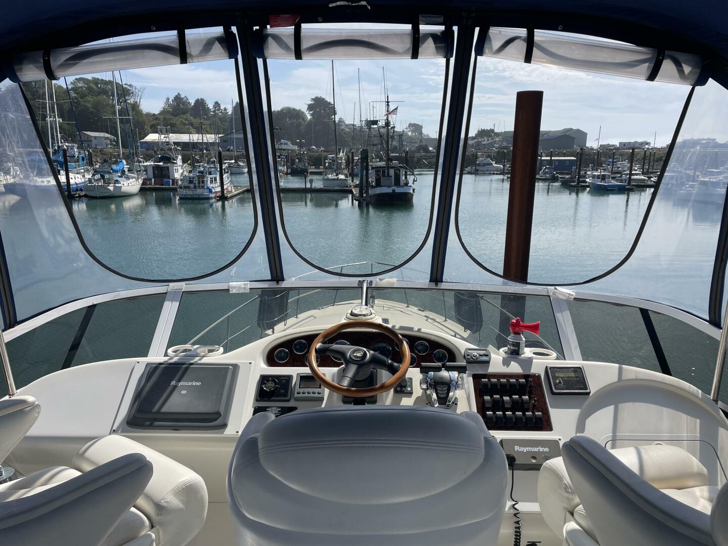 2000 Sea Ray 400 Sedan Bridge - Image 21