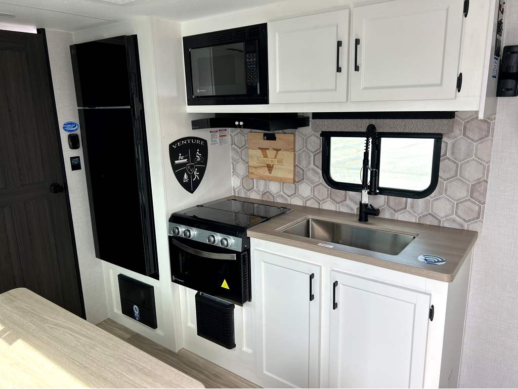 2026 VENTURE RV SPORTTREK STINGER 192VRB - Image 9