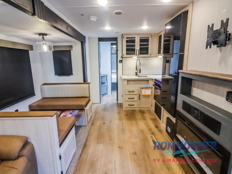 2026 PALOMINO 337BH - Image 8