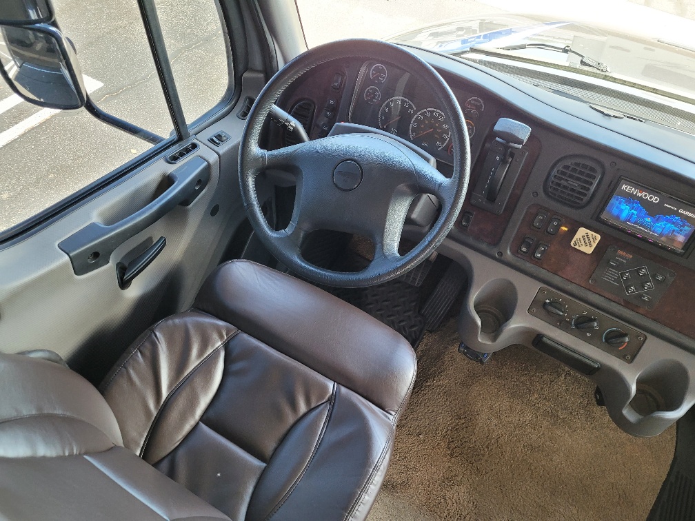 2018 Jayco Seneca 37HJ - Image 4