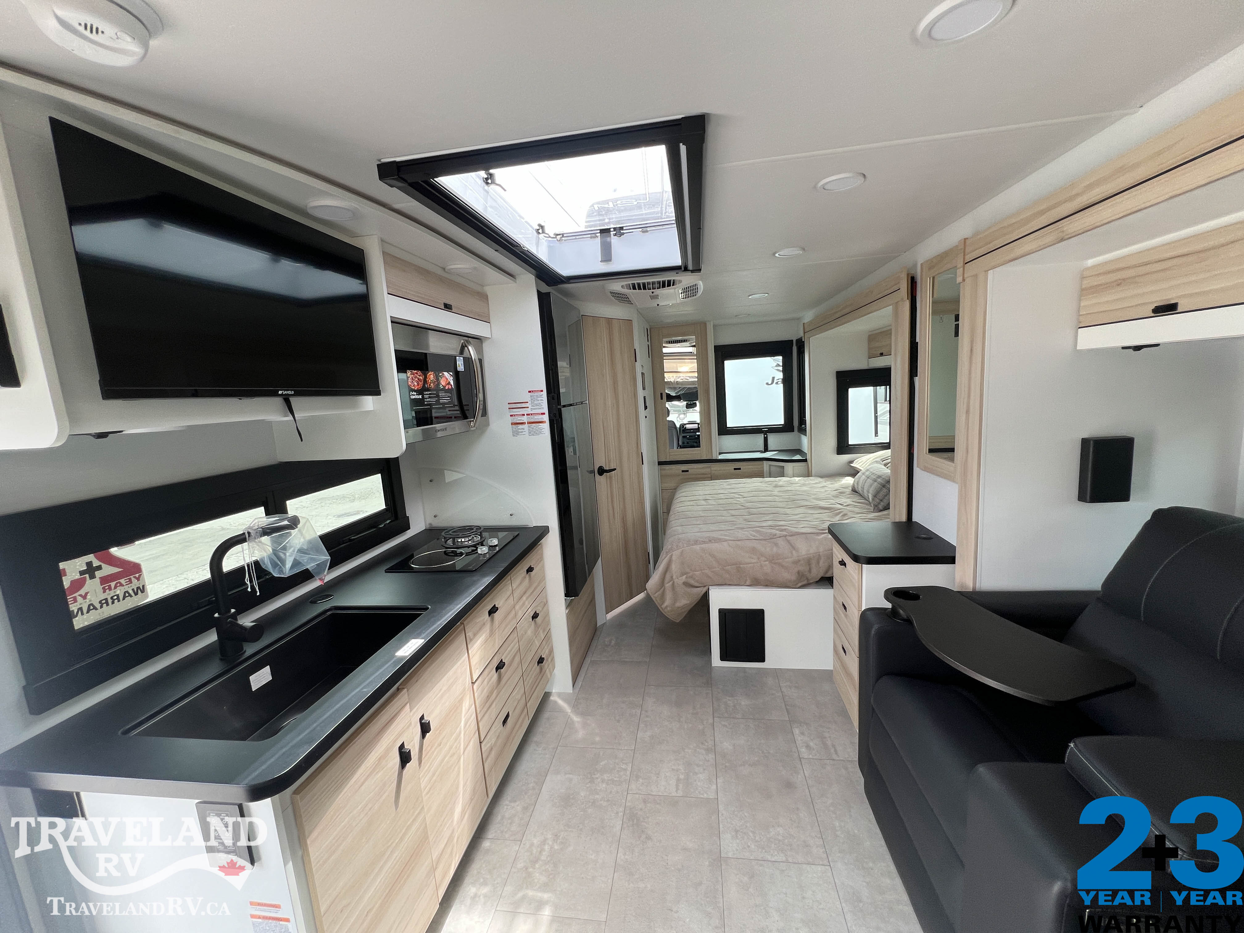 2027 JAYCO MELBOURNE PRESTIGE 25LP - Image 3