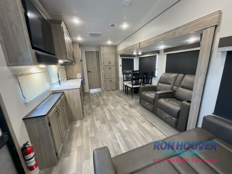 2024 COACHMEN 368TBH - Image 18