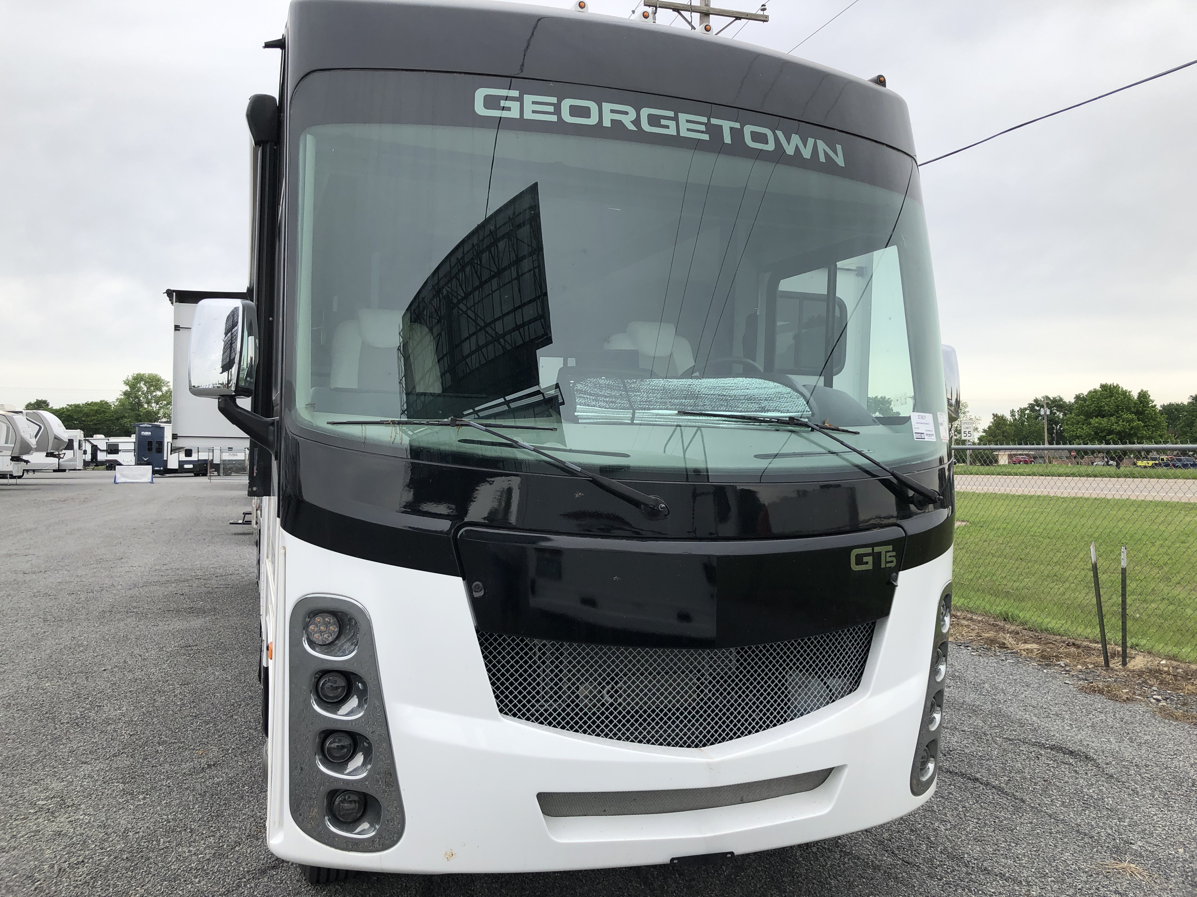 2024 Forest River Georgetown 5 Series GT5 31L5 - Image 2