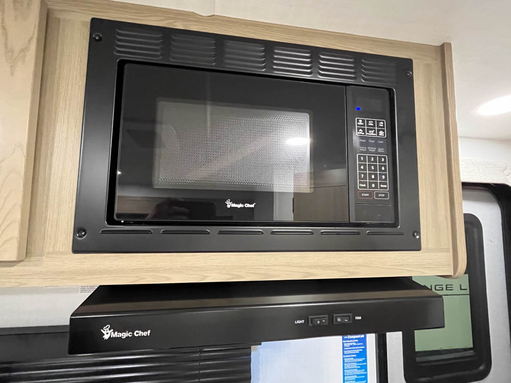 2027 Forest River Rockwood Mini Lite 2109S - Image 11
