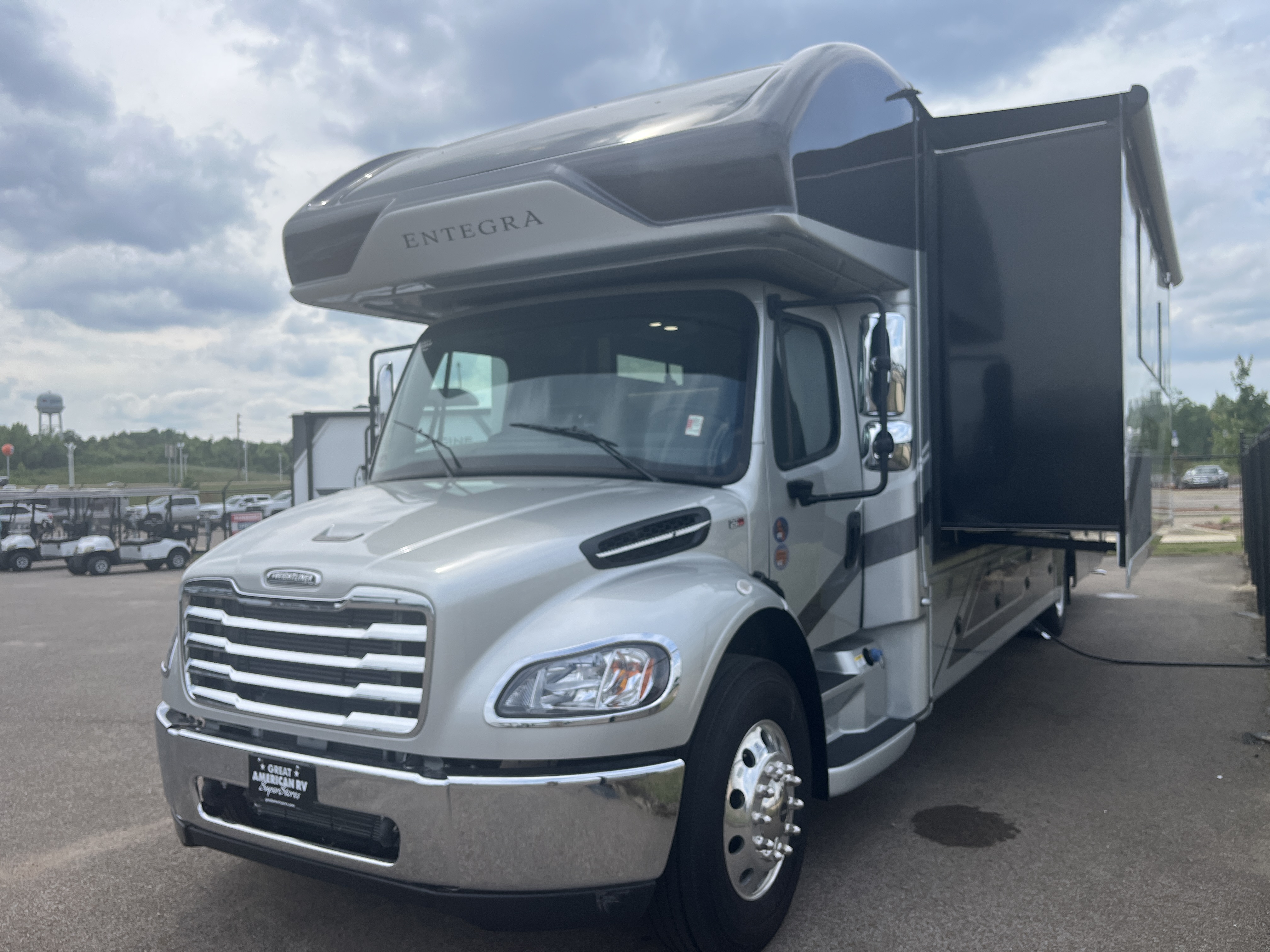 2026 ENTEGRA COACH ACCOLADE 37K - Image 2